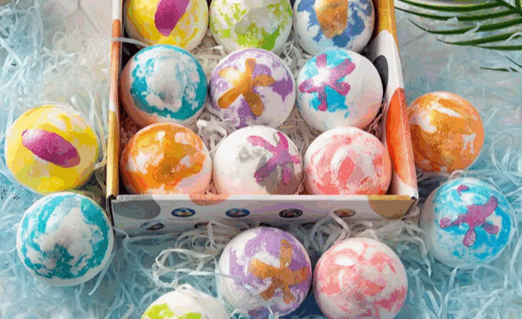Πολύχρωμο bath bomb με αιθέρια έλαια και άλατα 100 gr